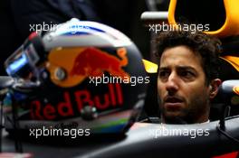 Daniel Ricciardo (AUS) Red Bull Racing RB13. 07.04.2017. Formula 1 World Championship, Rd 2, Chinese Grand Prix, Shanghai, China, Practice Day.