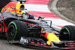 Daniel Ricciardo (AUS) Red Bull Racing RB13. 07.04.2017. Formula 1 World Championship, Rd 2, Chinese Grand Prix, Shanghai, China, Practice Day.