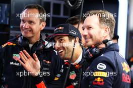 Daniel Ricciardo (AUS) Red Bull Racing with Paul Monaghan (GBR) Red Bull Racing Chief Engineer (Left) and Christian Horner (GBR) Red Bull Racing Team Principal (Right). 07.04.2017. Formula 1 World Championship, Rd 2, Chinese Grand Prix, Shanghai, China, Practice Day.