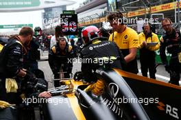Jolyon Palmer (GBR) Renault Sport F1 Team RS17 on the grid. 09.04.2017. Formula 1 World Championship, Rd 2, Chinese Grand Prix, Shanghai, China, Race Day.