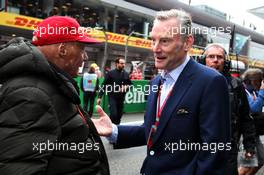(L to R): Niki Lauda (AUT) Mercedes Non-Executive Chairman with Chase Carey (USA) Formula One Group Chairman on the grid. 09.04.2017. Formula 1 World Championship, Rd 2, Chinese Grand Prix, Shanghai, China, Race Day.