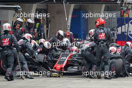 Kevin Magnussen (DEN) Haas F1 Team during pitstop 09.04.2017. Formula 1 World Championship, Rd 2, Chinese Grand Prix, Shanghai, China, Race Day.
