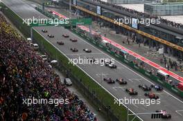 Lewis Hamilton (GBR) Mercedes AMG F1 W08 leads at the start of the race. 09.04.2017. Formula 1 World Championship, Rd 2, Chinese Grand Prix, Shanghai, China, Race Day.