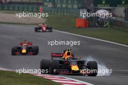 Max Verstappen (NLD) Red Bull Racing RB13 locks up under braking. 09.04.2017. Formula 1 World Championship, Rd 2, Chinese Grand Prix, Shanghai, China, Race Day.