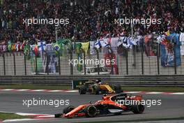 Stoffel Vandoorne (BEL) McLaren MCL32. 09.04.2017. Formula 1 World Championship, Rd 2, Chinese Grand Prix, Shanghai, China, Race Day.