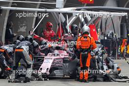 Sergio Perez (MEX) Sahara Force India F1  during pitstop 09.04.2017. Formula 1 World Championship, Rd 2, Chinese Grand Prix, Shanghai, China, Race Day.