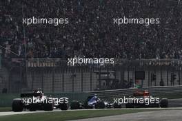 Antonio Giovinazzi (ITA) Sauber C36 crashed during qualifying. 08.04.2017. Formula 1 World Championship, Rd 2, Chinese Grand Prix, Shanghai, China, Qualifying Day.
