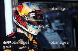 Daniel Ricciardo (AUS) Red Bull Racing. 08.04.2017. Formula 1 World Championship, Rd 2, Chinese Grand Prix, Shanghai, China, Qualifying Day.