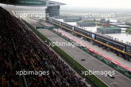 Lewis Hamilton (GBR) Mercedes AMG F1 W08. 08.04.2017. Formula 1 World Championship, Rd 2, Chinese Grand Prix, Shanghai, China, Qualifying Day.