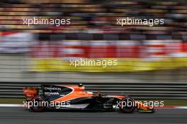 Stoffel Vandoorne (BEL) McLaren MCL32. 08.04.2017. Formula 1 World Championship, Rd 2, Chinese Grand Prix, Shanghai, China, Qualifying Day.