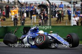 Antonio Giovinazzi (ITA) Sauber C36 crashes during qualifying. 08.04.2017. Formula 1 World Championship, Rd 2, Chinese Grand Prix, Shanghai, China, Qualifying Day.