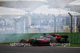 Romain Grosjean (FRA) Haas F1 Team VF-17 spins during qualifying. 08.04.2017. Formula 1 World Championship, Rd 2, Chinese Grand Prix, Shanghai, China, Qualifying Day.