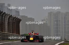 Daniel Ricciardo (AUS) Red Bull Racing RB13. 08.04.2017. Formula 1 World Championship, Rd 2, Chinese Grand Prix, Shanghai, China, Qualifying Day.