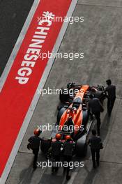 Fernando Alonso (ESP) McLaren MCL32 pushed down the pit lane. 08.04.2017. Formula 1 World Championship, Rd 2, Chinese Grand Prix, Shanghai, China, Qualifying Day.