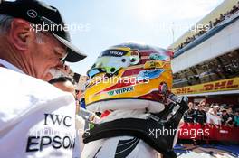 Race winner Lewis Hamilton (GBR) Mercedes AMG F1 celebrates with Dr. Dieter Zetsche (GER) Daimler AG CEO in parc ferme. 14.05.2017. Formula 1 World Championship, Rd 5, Spanish Grand Prix, Barcelona, Spain, Race Day.