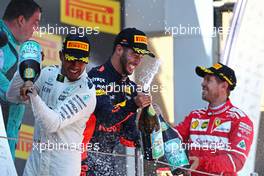 Lewis Hamilton (GBR) Mercedes AMG F1  and Daniel Ricciardo (AUS) Red Bull Racing  14.05.2017. Formula 1 World Championship, Rd 5, Spanish Grand Prix, Barcelona, Spain, Race Day.
