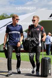 (L to R): Marcus Ericsson (SWE) Sauber F1 Team with Kevin Magnussen (DEN) Haas F1 Team. 14.05.2017. Formula 1 World Championship, Rd 5, Spanish Grand Prix, Barcelona, Spain, Race Day.