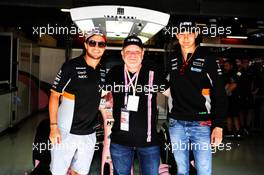 (L to R): Sergio Perez (MEX) Sahara Force India F1 with Alberto Chicote (ESP) Celebrity Chef and Esteban Ocon (FRA) Sahara Force India F1 Team. 14.05.2017. Formula 1 World Championship, Rd 5, Spanish Grand Prix, Barcelona, Spain, Race Day.