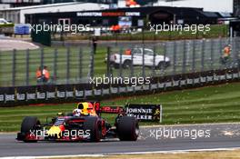Daniel Ricciardo (AUS) Red Bull Racing RB13 sends sparks flying. 16.07.2017. Formula 1 World Championship, Rd 10, British Grand Prix, Silverstone, England, Race Day.
