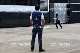 Felipe Massa (BRA) Williams with his son Felipinho Massa (BRA). 13.07.2017. Formula 1 World Championship, Rd 10, British Grand Prix, Silverstone, England, Preparation Day.