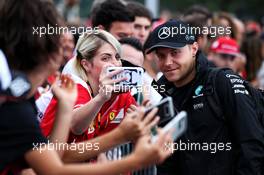 Valtteri Bottas (FIN) Mercedes AMG F1 with fans. 01.09.2017. Formula 1 World Championship, Rd 13, Italian Grand Prix, Monza, Italy, Practice Day.