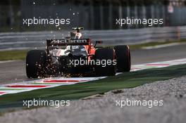 Stoffel Vandoorne (BEL) McLaren MCL32 sends sparks flying. 01.09.2017. Formula 1 World Championship, Rd 13, Italian Grand Prix, Monza, Italy, Practice Day.