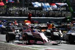 Sergio Perez (MEX) Sahara Force India F1 VJM10 at the start of the race. 03.09.2017. Formula 1 World Championship, Rd 13, Italian Grand Prix, Monza, Italy, Race Day.