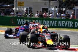 Daniel Ricciardo (AUS) Red Bull Racing RB13. 03.09.2017. Formula 1 World Championship, Rd 13, Italian Grand Prix, Monza, Italy, Race Day.