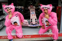 The Pink Panthers. Fans with the Sahara Force India F1 Team. 31.08.2017. Formula 1 World Championship, Rd 13, Italian Grand Prix, Monza, Italy, Preparation Day.