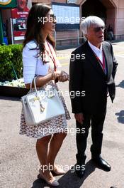 Bernie Ecclestone (GBR) with his wife Fabiana Flosi (BRA). 26.05.2017. Formula 1 World Championship, Rd 6, Monaco Grand Prix, Monte Carlo, Monaco, Friday.