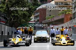 (L to R): Alain Prost (FRA) Renault Sport F1 Team Special Advisor with the Renault RE40 with Nico Hulkenberg (GER) Renault Sport F1 Team and the Renault Megane R.S. and Jean-Pierre Jabouille (FRA) with the Renault RS01. 26.05.2017. Formula 1 World Championship, Rd 6, Monaco Grand Prix, Monte Carlo, Monaco, Friday.