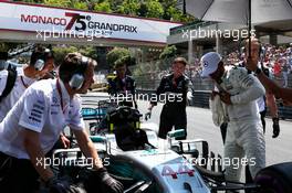 Lewis Hamilton (GBR) Mercedes AMG F1 W08 on the grid. 28.05.2017. Formula 1 World Championship, Rd 6, Monaco Grand Prix, Monte Carlo, Monaco, Race Day.