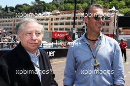 Jean Todt (FRA) FIA President with Carlos Slim Domit (MEX) Chairman of America Movil on the grid. 28.05.2017. Formula 1 World Championship, Rd 6, Monaco Grand Prix, Monte Carlo, Monaco, Race Day.
