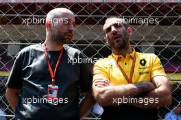 (L to R): Gerard Lopez (FRA) with Cyril Abiteboul (FRA) Renault Sport F1 Managing Director on the grid. 28.05.2017. Formula 1 World Championship, Rd 6, Monaco Grand Prix, Monte Carlo, Monaco, Race Day.