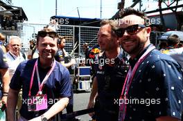 Ant and Dec with Christian Horner (GBR) Red Bull Racing Team Principal on the grid. 28.05.2017. Formula 1 World Championship, Rd 6, Monaco Grand Prix, Monte Carlo, Monaco, Race Day.