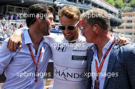 (L to R): Mark Webber (AUS) Channel 4 Presenter with Jenson Button (GBR) McLaren and David Coulthard (GBR) Red Bull Racing and Scuderia Toro Advisor / Channel 4 F1 Commentator. 28.05.2017. Formula 1 World Championship, Rd 6, Monaco Grand Prix, Monte Carlo, Monaco, Race Day.