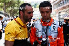 (L to R): Cyril Abiteboul (FRA) Renault Sport F1 Managing Director with Jolyon Palmer (GBR) Renault Sport F1 Team on the grid. 28.05.2017. Formula 1 World Championship, Rd 6, Monaco Grand Prix, Monte Carlo, Monaco, Race Day.