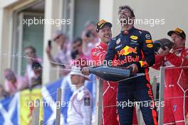 Daniel Ricciardo (AUS) Red Bull Racing and Sebastian Vettel (GER) Scuderia Ferrari  28.05.2017. Formula 1 World Championship, Rd 6, Monaco Grand Prix, Monte Carlo, Monaco, Race Day.