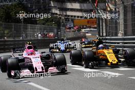 (L to R): Esteban Ocon (FRA) Sahara Force India F1 VJM10 and Jolyon Palmer (GBR) Renault Sport F1 Team RS17 battle for position. 28.05.2017. Formula 1 World Championship, Rd 6, Monaco Grand Prix, Monte Carlo, Monaco, Race Day.