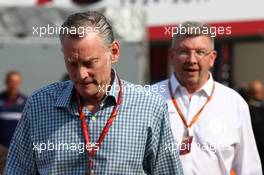 Sean Bratches (USA) Formula 1 Managing Director, Commercial Operations and Ross Brawn (GBR) Managing Director, Motor Sports. 25.05.2017. Formula 1 World Championship, Rd 6, Monaco Grand Prix, Monte Carlo, Monaco, Practice Day.