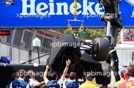 The damaged Williams FW40 of Lance Stroll (CDN) Williams is is recovered back to the pits on the back of a truck. 25.05.2017. Formula 1 World Championship, Rd 6, Monaco Grand Prix, Monte Carlo, Monaco, Practice Day.