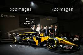 (L to R): Nico Hulkenberg (GER) Renault Sport F1 Team with Pepijn Richter, Microsoft Director of Product Marketing; Jolyon Palmer (GBR) Renault Sport F1 Team; Mandhir Singh, Castol COO; Sergey Sirotkin (RUS) Renault Sport F1 Team Third Driver; Tommaso Volpe, Infiniti Global Director of Motorsport, and the Renault Sport F1 Team RS17. 21.02.2017. Renault Sport Formula One Team RS17 Launch, Royal Horticultural Society Headquarters, London, England.