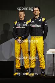 (L to R): Nico Hulkenberg (GER) Renault Sport F1 Team with Jolyon Palmer (GBR) Renault Sport F1 Team. 21.02.2017. Renault Sport Formula One Team RS17 Launch, Royal Horticultural Society Headquarters, London, England.