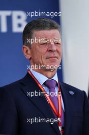 Dmitry Kozak (RUS) Russian Deputy Prime Minister on the podium. 30.04.2017. Formula 1 World Championship, Rd 4, Russian Grand Prix, Sochi Autodrom, Sochi, Russia, Race Day.