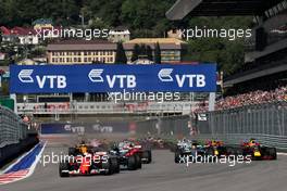 Sebastian Vettel (GER) Ferrari SF70H leads at the start of the race. 30.04.2017. Formula 1 World Championship, Rd 4, Russian Grand Prix, Sochi Autodrom, Sochi, Russia, Race Day.