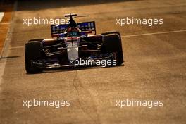 Daniil Kvyat (RUS) Scuderia Toro Rosso STR12. 15.09.2017. Formula 1 World Championship, Rd 14, Singapore Grand Prix, Marina Bay Street Circuit, Singapore, Practice Day.