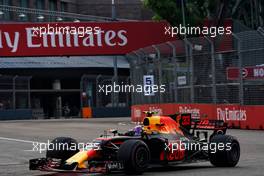 Daniel Ricciardo (AUS) Red Bull Racing RB13.                                15.09.2017. Formula 1 World Championship, Rd 14, Singapore Grand Prix, Marina Bay Street Circuit, Singapore, Practice Day.