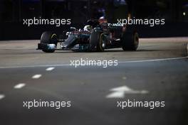 Lewis Hamilton (GBR) Mercedes AMG F1   15.09.2017. Formula 1 World Championship, Rd 14, Singapore Grand Prix, Marina Bay Street Circuit, Singapore, Practice Day.