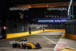 Nico Hulkenberg (GER) Renault Sport F1 Team RS17.                                15.09.2017. Formula 1 World Championship, Rd 14, Singapore Grand Prix, Marina Bay Street Circuit, Singapore, Practice Day.