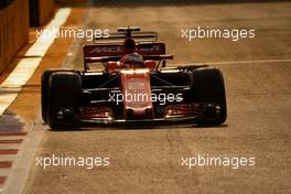 Stoffel Vandoorne (BEL) McLaren MCL32. 15.09.2017. Formula 1 World Championship, Rd 14, Singapore Grand Prix, Marina Bay Street Circuit, Singapore, Practice Day.
